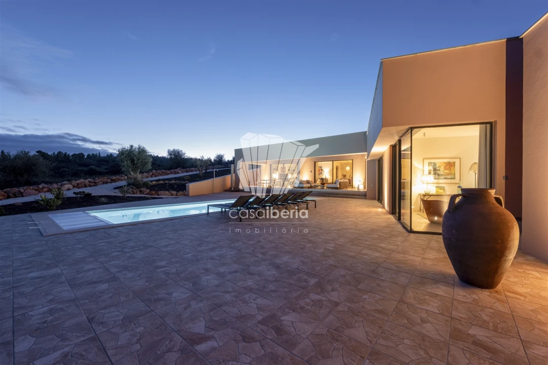 Moradia T4 para Venda em Odiaxere Foto 48