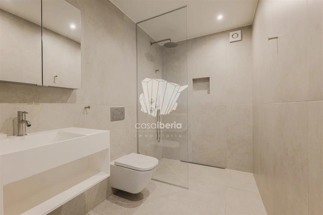 Moradia T4 para Venda em Odiaxere Foto 60