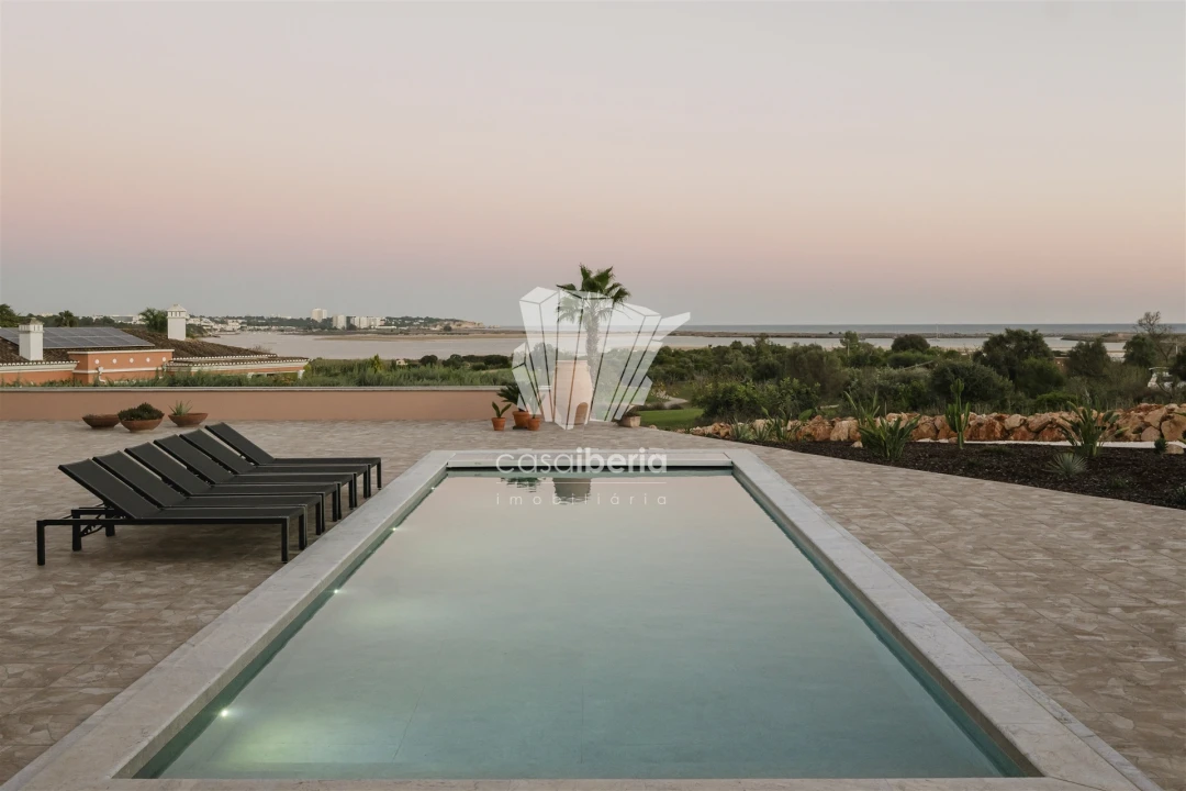 Moradia T4 para Venda em Odiaxere Foto 27