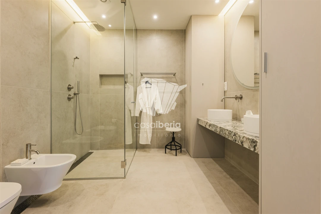 Moradia T4 para Venda em Odiaxere Foto 40