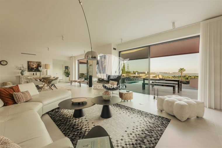 Moradia T4 para Venda em Odiaxere Foto 11