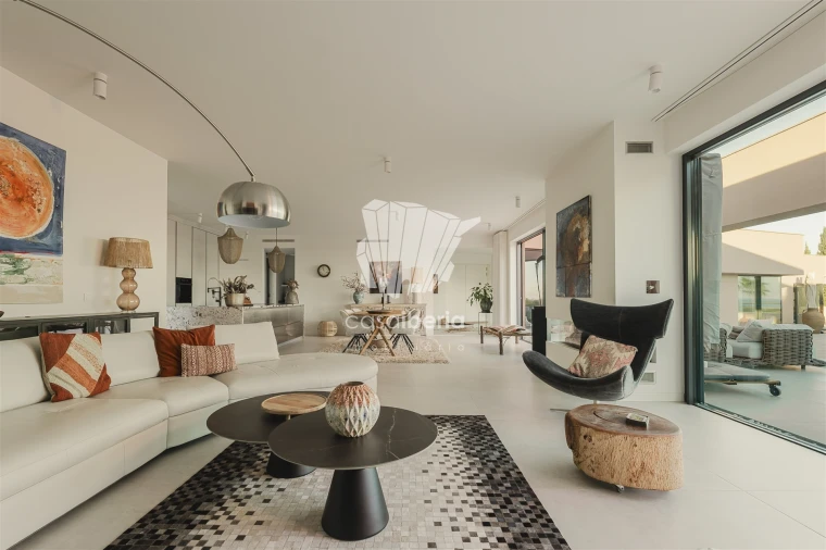 Moradia T4 para Venda em Odiaxere Foto 18