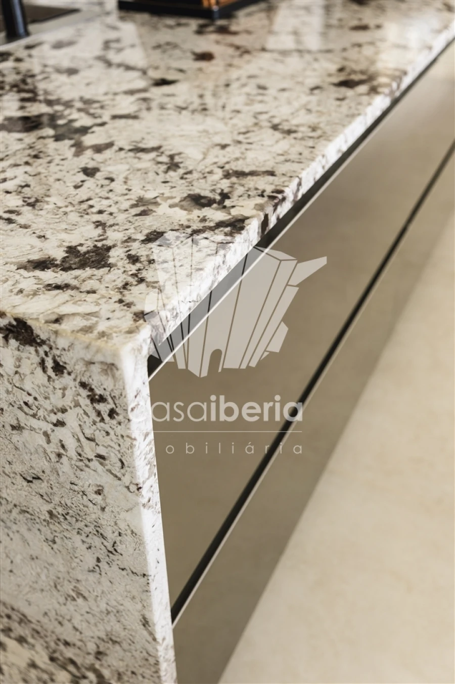 Moradia T4 para Venda em Odiaxere Foto 56