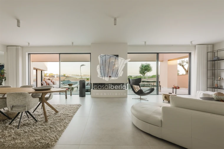 Moradia T4 para Venda em Odiaxere Foto 14