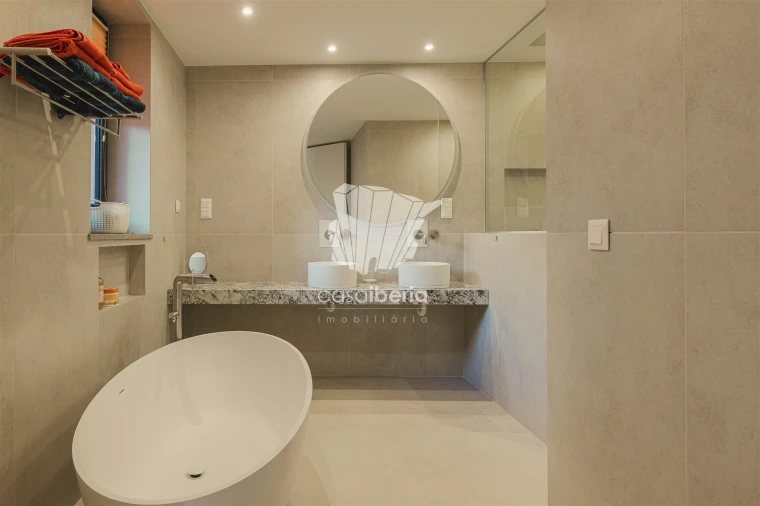 Moradia T4 para Venda em Odiaxere Foto 43