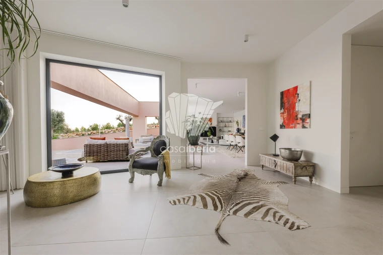 Moradia T4 para Venda em Odiaxere Foto 9