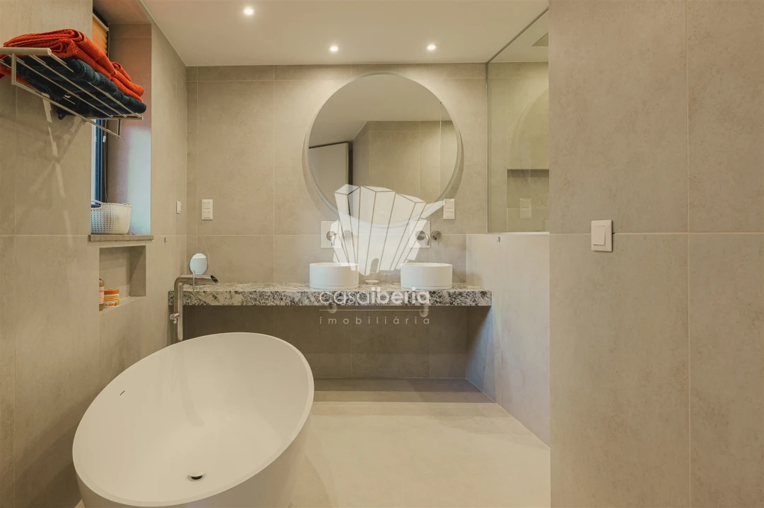 Moradia T4 para Venda em Odiaxere Foto 43