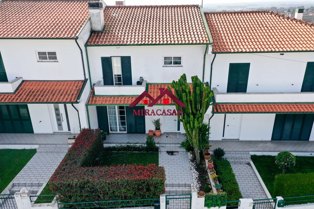 Moradia T3 para Venda em Branca Foto 54