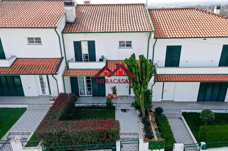 Moradia T3 para Venda em Branca Foto 54