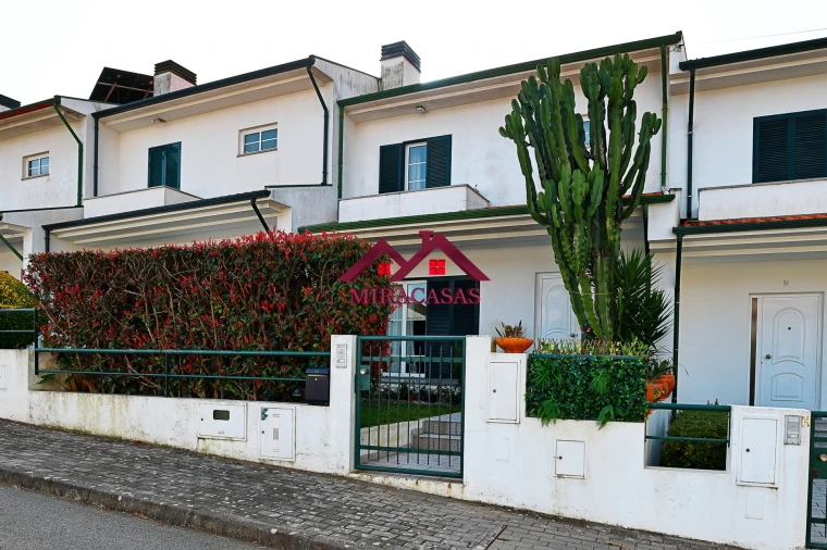 Moradia T3 para Venda em Branca Foto 1