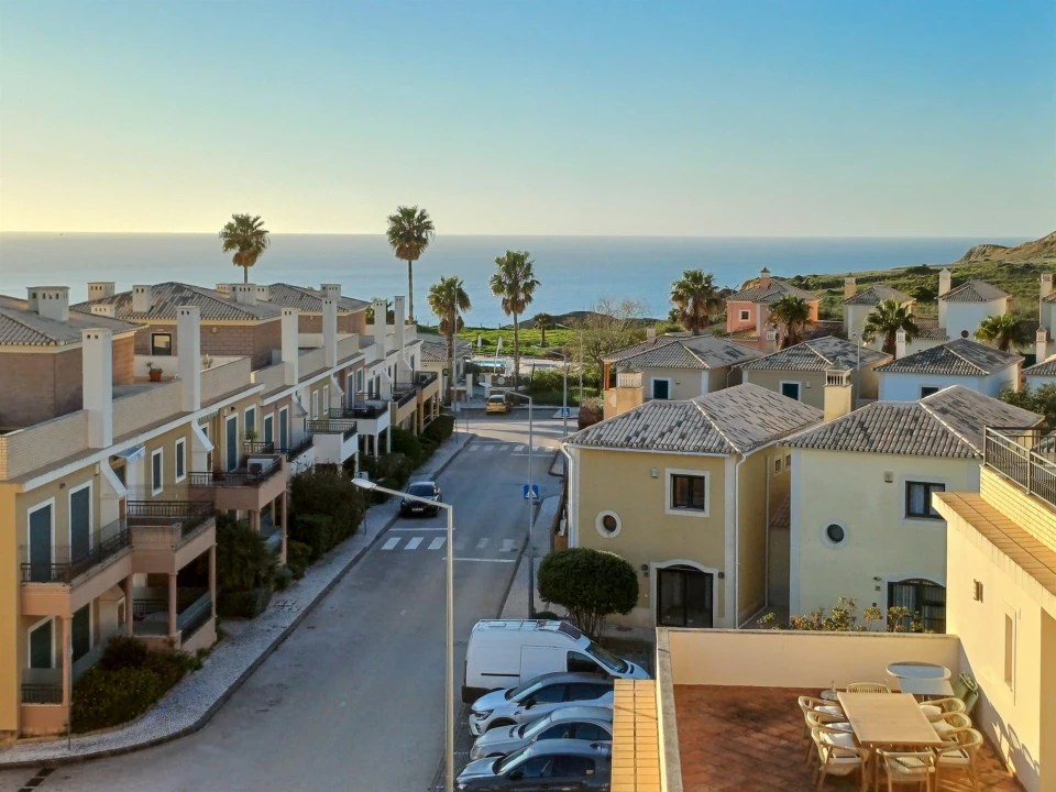 Apartamento T2 para Venda em Budens Foto 1