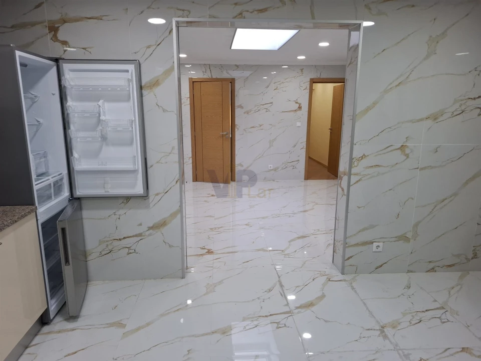 Moradia T5 para Venda em Campanhã Foto 6