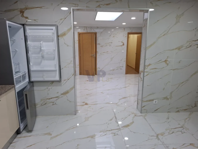 Moradia T5 para Venda em Campanhã Foto 6