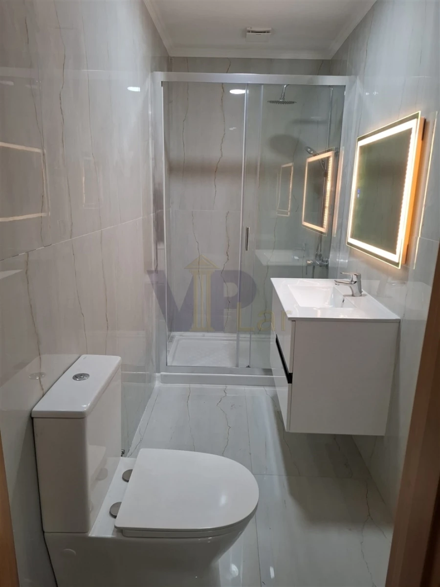 Moradia T5 para Venda em Campanhã Foto 8