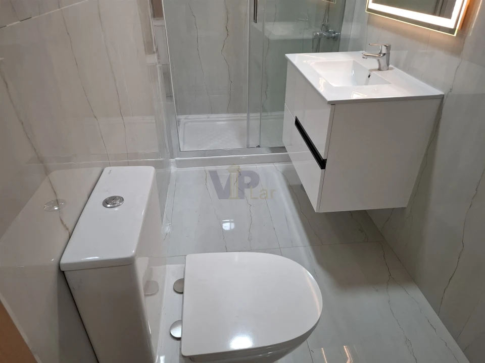 Moradia T5 para Venda em Campanhã Foto 16