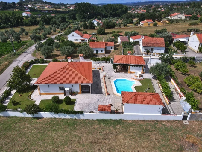 Moradia T3 para Venda em São Pedro de Tomar Foto 2