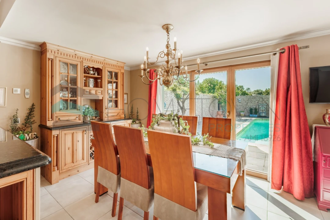 Moradia T5 para Venda em Almancil Foto 4