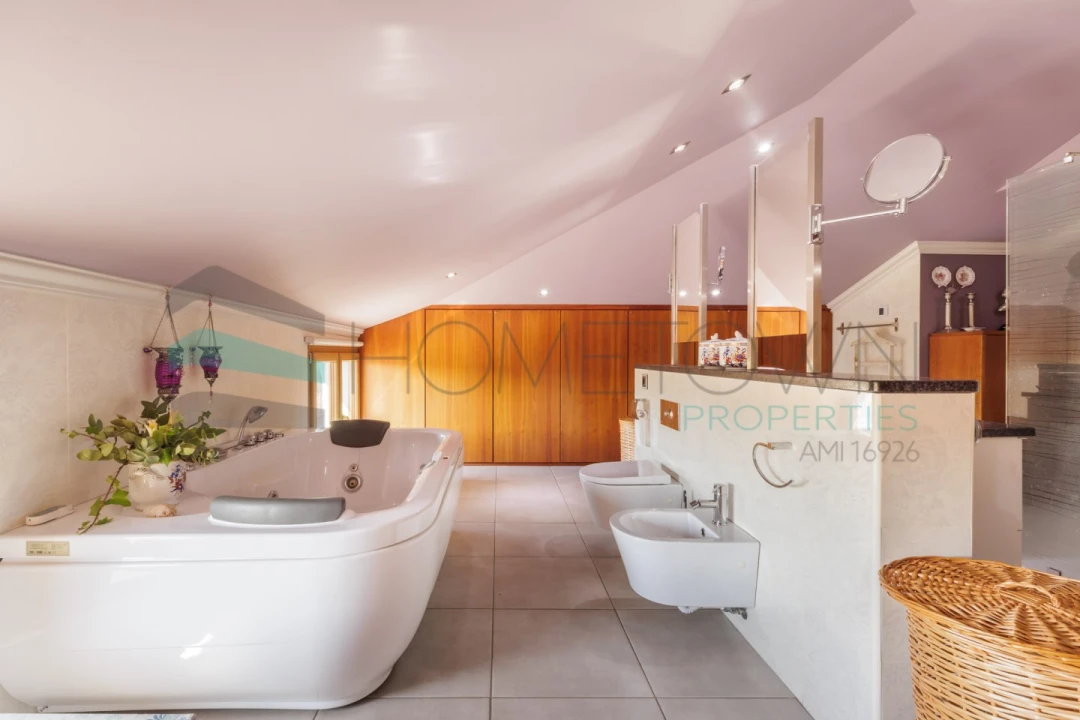 Moradia T5 para Venda em Almancil Foto 24