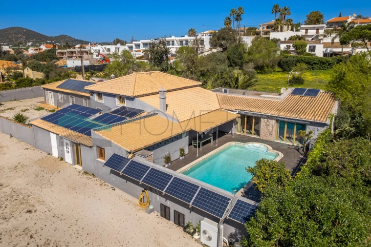 Moradia T5 para Venda em Almancil Foto 17