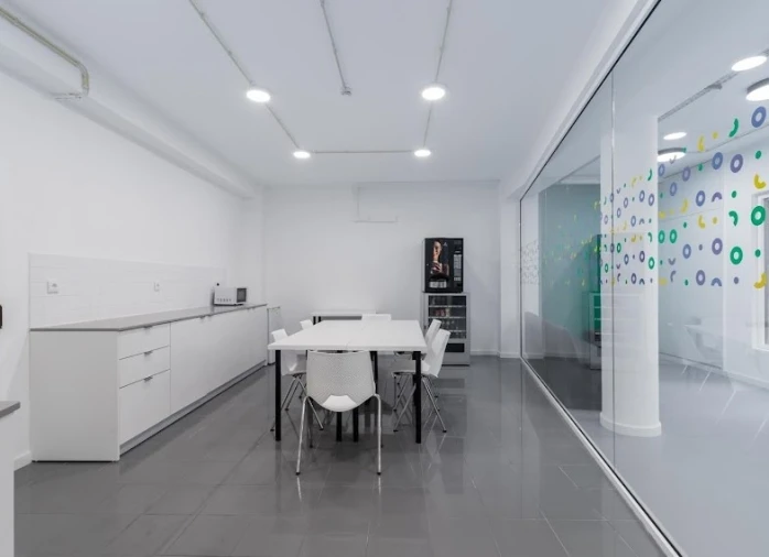 Loja para Venda em Lordelo do Ouro e Massarelos Foto 15