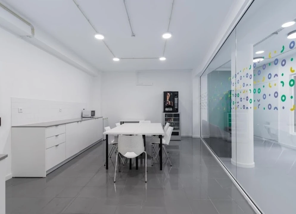 Loja para Venda em Lordelo do Ouro e Massarelos Foto 15