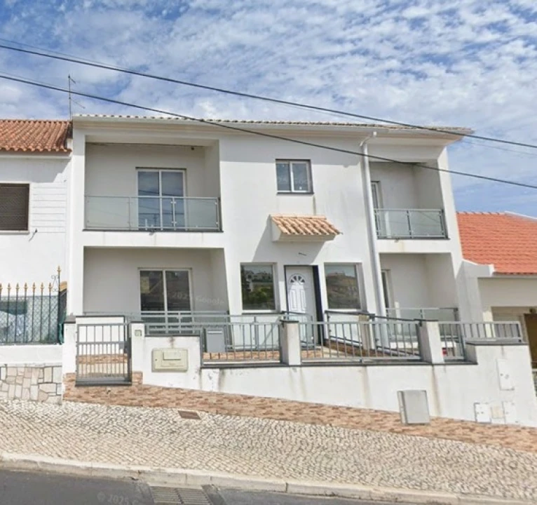 Moradia T4 para Venda em Laranjeiro e Feijó Foto 1