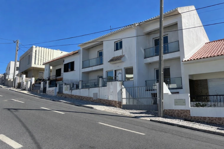 Moradia T4 para Venda em Laranjeiro e Feijó Foto 2