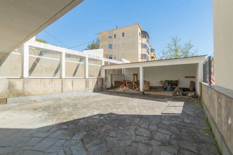 Moradia T4 para Venda em Laranjeiro e Feijó Foto 6