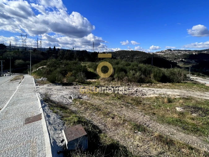 Terreno para Venda em Alpendorada, Várzea e Torrão Foto 1