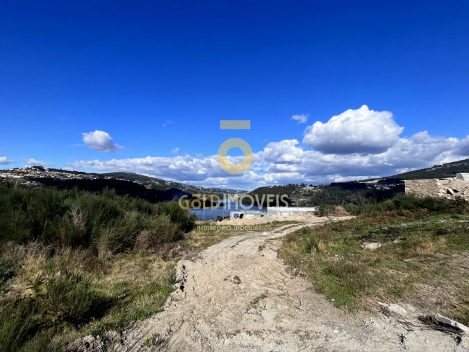 Terreno para Venda em Alpendorada, Várzea e Torrão Foto 2