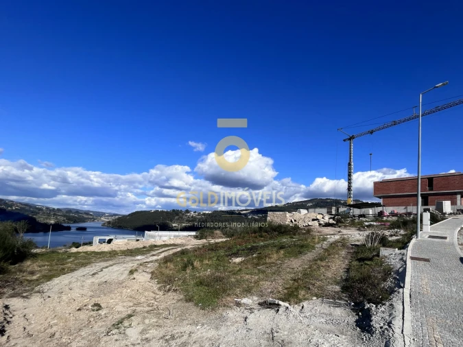 Terreno para Venda em Alpendorada, Várzea e Torrão Foto 3