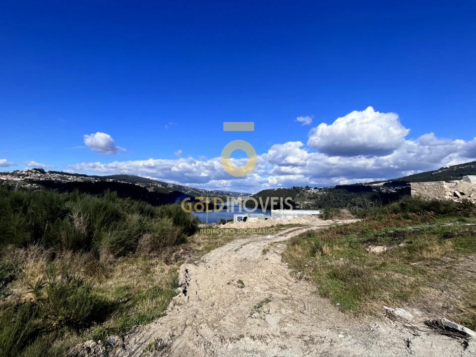 Terreno para Venda em Alpendorada, Várzea e Torrão Foto 2