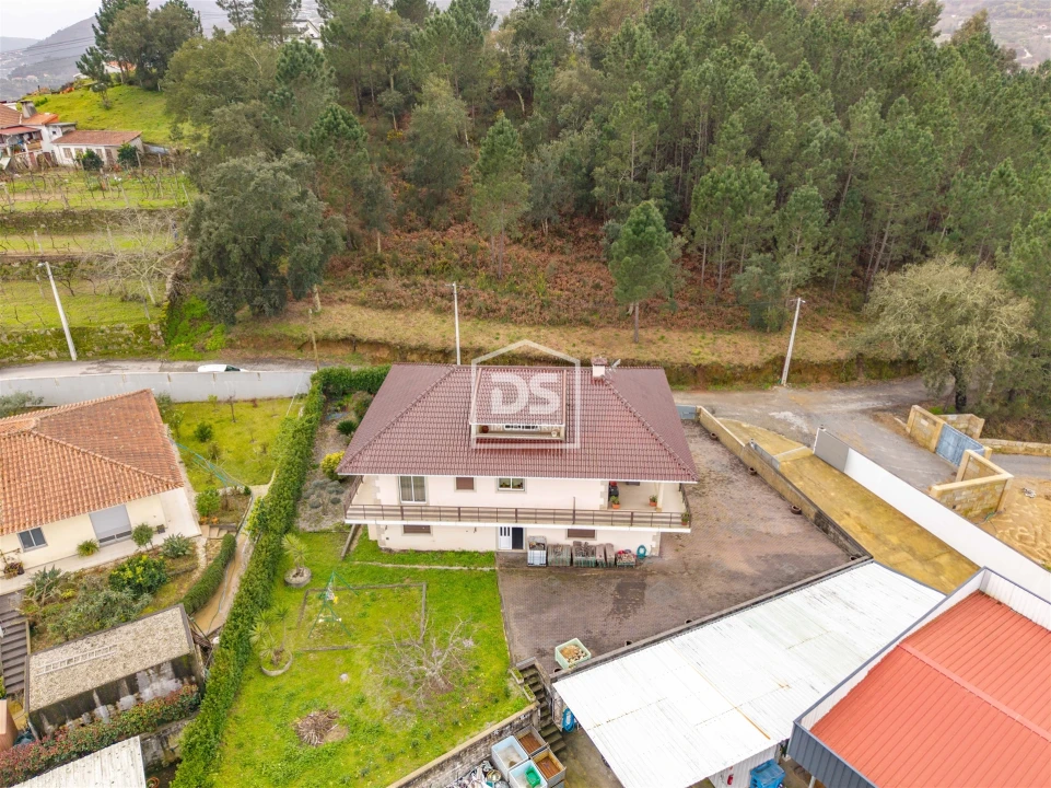 Moradia T3 para Venda em São Martinho de Sardoura Foto 3