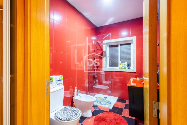 Moradia T3 para Venda em São Martinho de Sardoura Foto 19