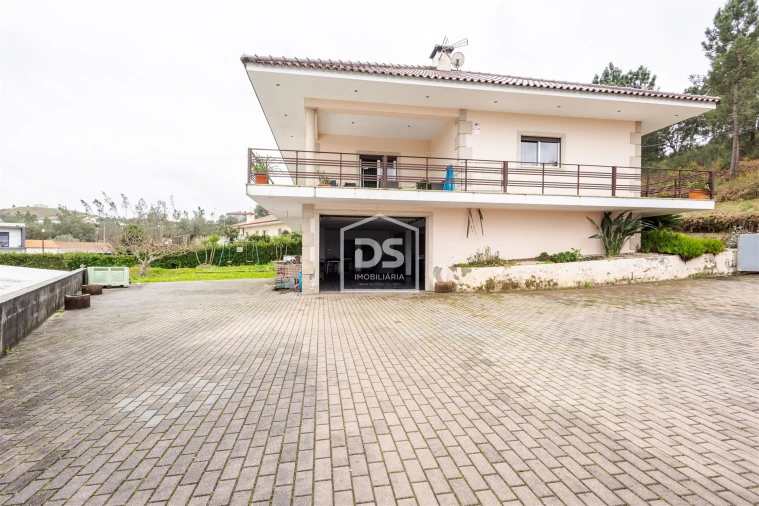 Moradia T3 para Venda em São Martinho de Sardoura