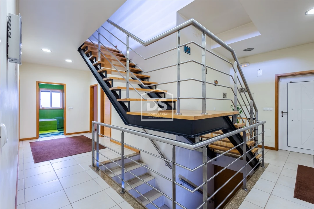 Moradia T3 para Venda em São Martinho de Sardoura Foto 24