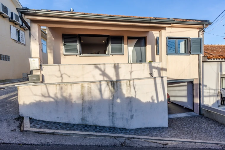 Moradia T3 para Venda em Parada de Todeia Foto 1