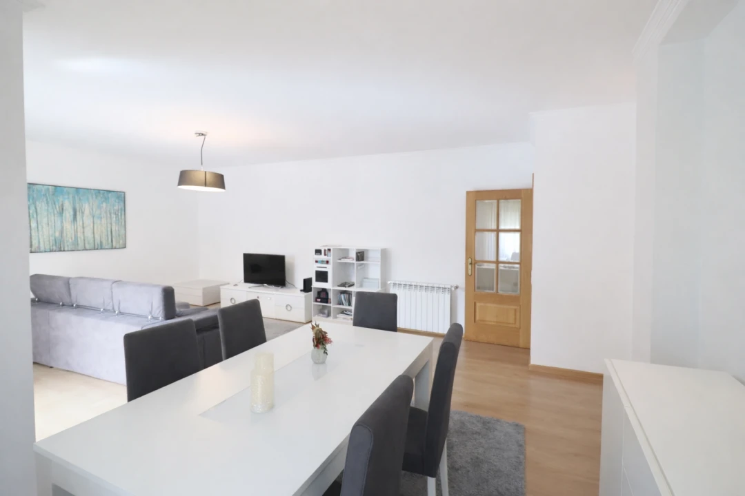 Apartamento T3 para Venda em Vila Nova de Famalicão e Calendário Foto 2