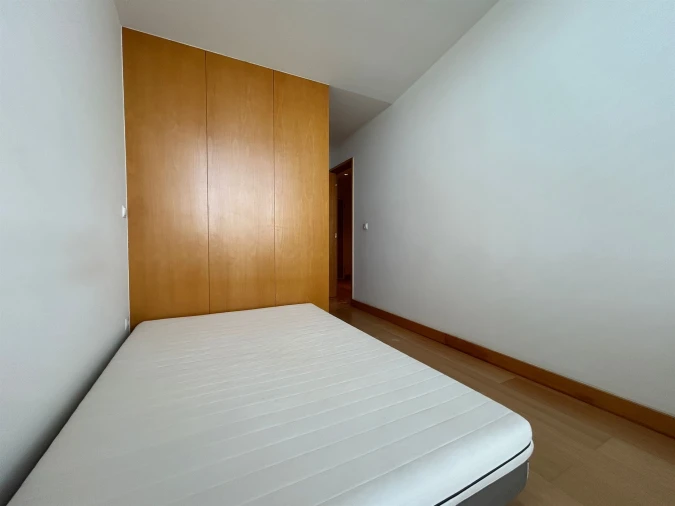 Apartamento T1 para Arrendamento em São Mamede de Infesta e Senhora da Hora Foto 15