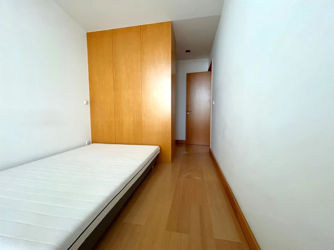 Apartamento T1 para Arrendamento em São Mamede de Infesta e Senhora da Hora Foto 16