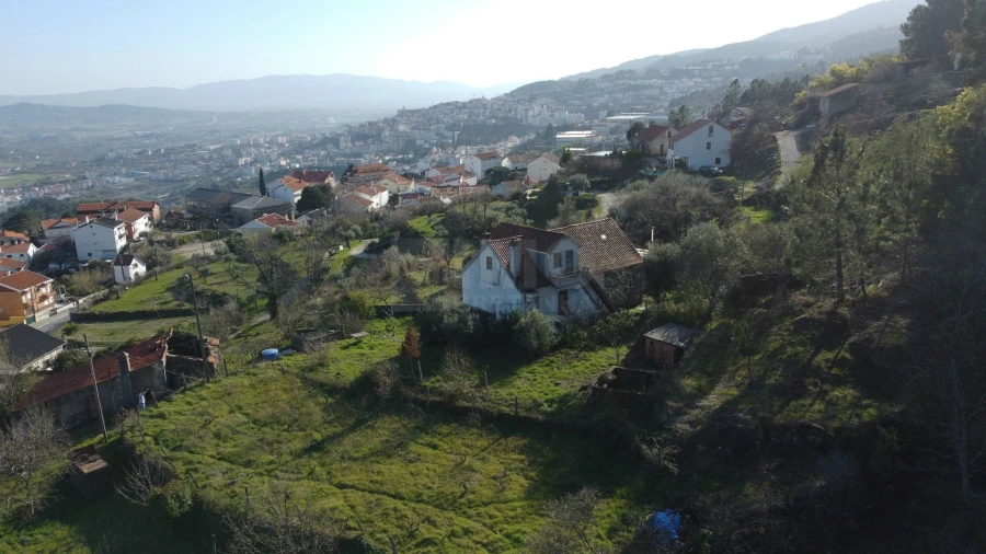 Moradia T6 para Venda em Cantar-Galo e Vila do Carvalho Foto 8