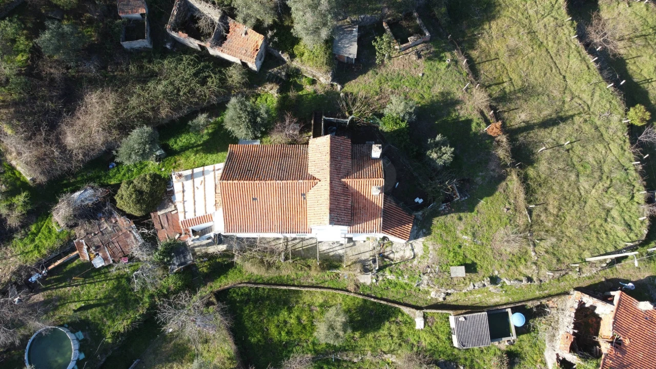 Moradia T6 para Venda em Cantar-Galo e Vila do Carvalho Foto 5