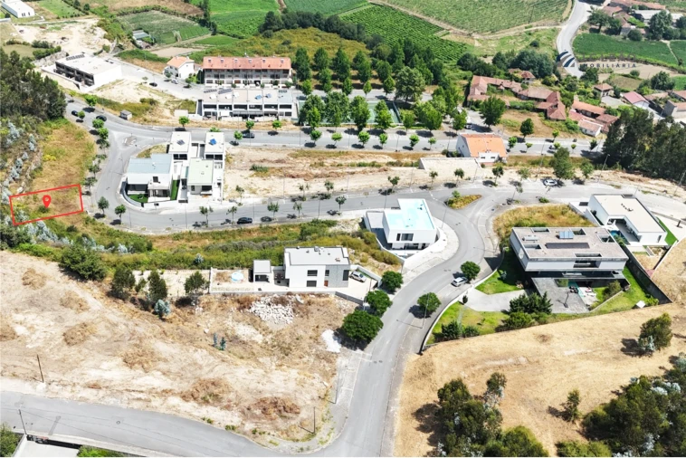 Terreno para Venda em Paredes Planta 1