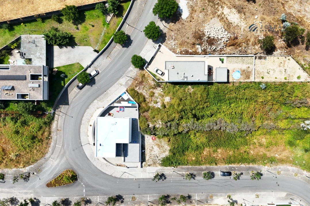 Terreno para Venda em Paredes Foto 1