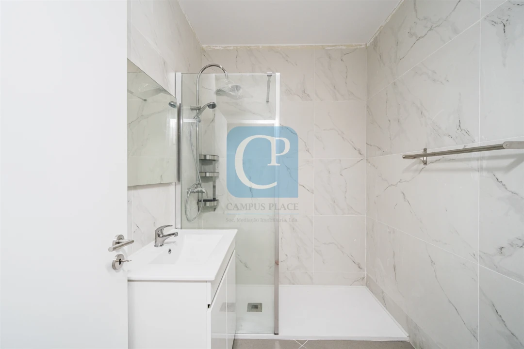 Prédio para Venda em São Mamede de Infesta e Senhora da Hora Foto 12