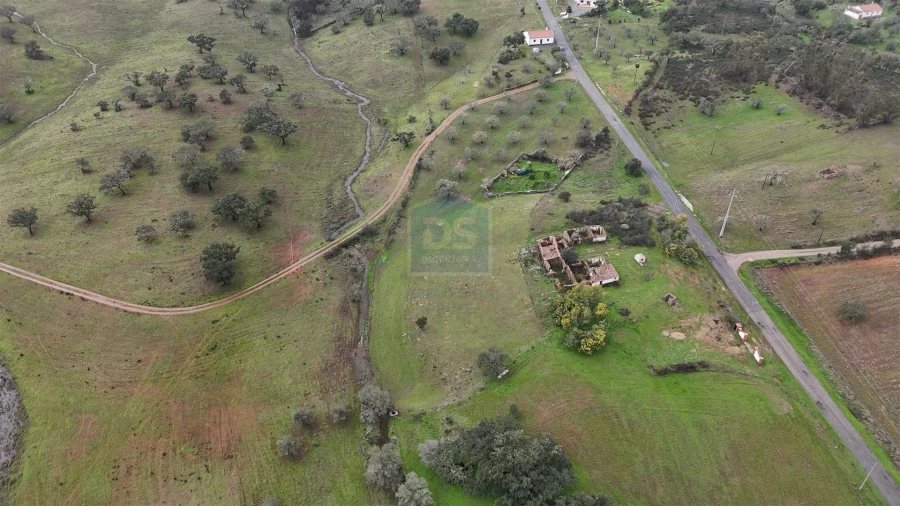 Quinta T4 para Venda em Ourique Foto 10