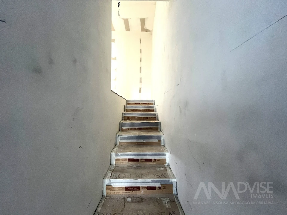 Moradia T4 para Venda em Repeses e São Salvador Foto 29