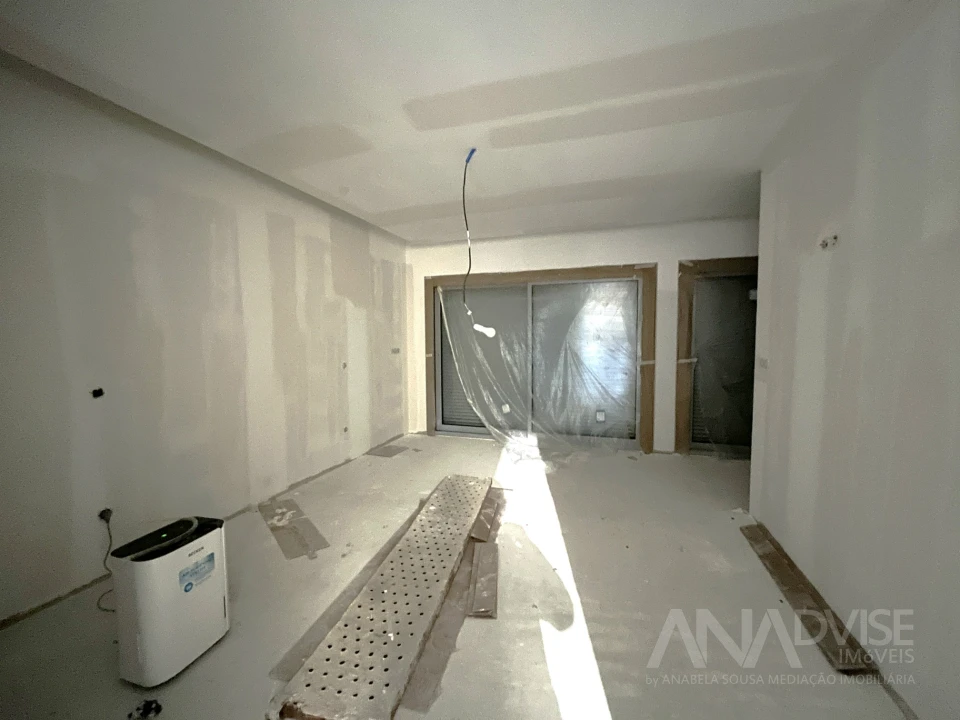 Moradia T4 para Venda em Repeses e São Salvador Foto 3