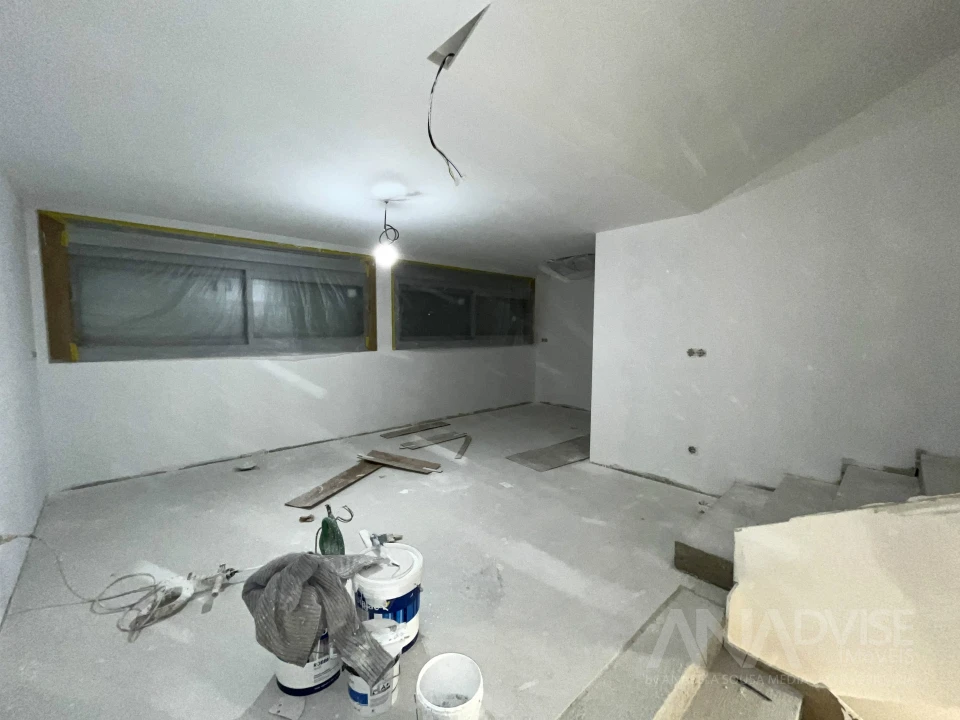 Moradia T4 para Venda em Repeses e São Salvador Foto 28