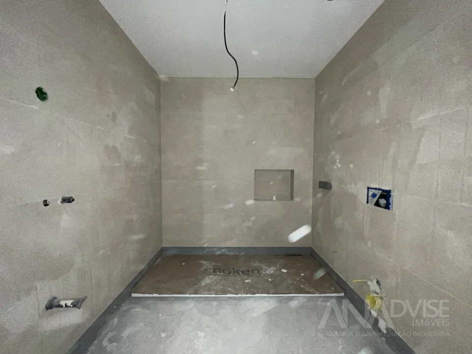 Moradia T4 para Venda em Repeses e São Salvador Foto 9